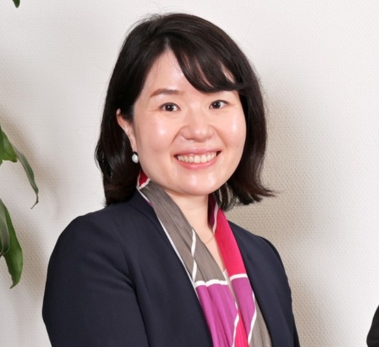 浅原 寛子 氏
